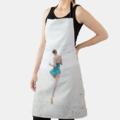 Tablier Femme marchant sur le rivage près de la plage (Insitu)