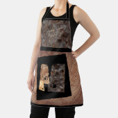Tablier Femme perplexe de profil - bois (Insitu)