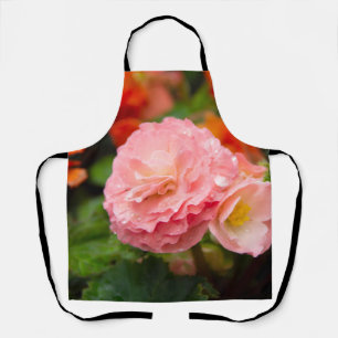 Tablier Fleur rose délicate après la pluie