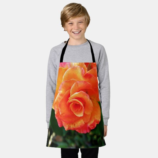 Tablier Fleur rose orange (Porté)