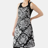 Tablier Fleurs en Tangle noir et blanc (Insitu)
