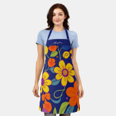 Tablier Fleurs rétro colorées - Style Dopamine (Porté)