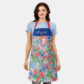 Tablier Fleurs rouges, blanches et bleues Monogramme 4 jui (Porté)