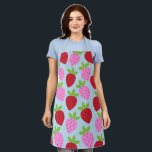 Tablier Fruit aux fraises rétro Motif rose rouge bleu<br><div class="desc">Joli motif de fruits esthétiques rétro avec fraises en rouge,  rose et bleu clair.</div>