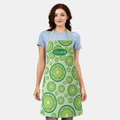 Tablier Fruits de Lime Vert Motif Avec Nom Personnalisé (Porté)