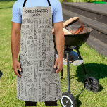 Tablier Funny Personnalisé Grill Chef BBQ Barbecue Master<br><div class="desc">Un tablier amusant avec un motif vintage de divers outils de grillades dressé contre un arrière - plan kaki tan. Ajoutez deux lignes de texte personnalisé à personnaliser. Parfait pour tous ceux qui aiment le barbecue, le grill et la cuisine. Fait une Fête des pères parfaite, un anniversaire ou un...</div>
