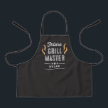 Tablier Futur Grill Master Editable Couleur Apron enfant<br><div class="desc">Cette belle conception peut être customisée à vos combinaisons de couleurs préférées. Des modèles adaptés pour adultes et juniors sont disponibles. Ça fait un grand cadeau ! Trouvez des articles de papeterie et des cadeaux élégants dans notre boutique : www.berryberrysweet.com.</div>