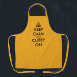 Tablier Gardez le calme et le curry sur la drôle de cuisin<br><div class="desc">Restez calme et curry sur la drôle de cuisine de cuisine Apron pour les hommes et les femmes. Modèle de typographie amusant avec silhouette de couronne. Tabliers de cuisine personnalisés dans n'importe quelle couleur. Modèle tendance avec design de typographie amusant. Ajoutez votre propre nom ou une citation humoristique pour votre...</div>