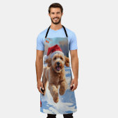 Tablier Goldendoodle Courir en neige avec Casquette de Noë (Porté)