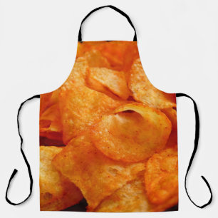 Tablier Gros plan de chips juteux, croustillants sur plaqu