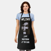 TABLIER HALLOWEEN SCARY WITCH HUMOR  (Porté)