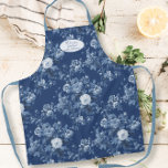 Tablier Jardin Floral Anglais Bleu et Grand-mère Blanc<br><div class="desc">Ce magnifique tablier à motifs floraux vintages à la chintz anglaise a été créé à partir d'une ferraille d'oeuvres d'art au papier peint antique en bleu et blanc de Delft. La couleur a été restaurée et le motif répétitif recréé pour produire ce tablier intemporel et élégant avec votre message d'amour...</div>