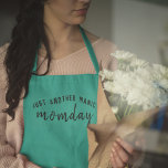 Tablier Juste un autre jour de maniaque | Super Mom Trendy<br><div class="desc">Simplement, design "Juste un autre momday maniaque" design personnalisé dans la typographie moderne avec une amusante prise sur la chanson Manic Monday pour les mamans occupées sur un arrière - plan vert tendance! Le cadeau unique et tendance pour une nouvelle maman, la journée de la mère, l'anniversaire de la mère...</div>