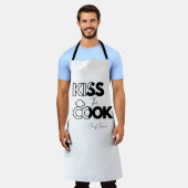 Tablier Kiss the COOK Name Black Modern Adult Apron (Porté)