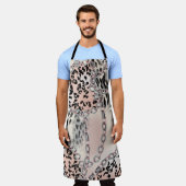 Tablier Léopard textile : Motif à chaîne florale. (Porté)