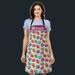 Tablier Macarons colorés Motif personnalisé<br><div class="desc">Des macarons colorés cassants motif sur arrière - plan pastel dotty.</div>