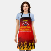 Tablier Machine à griller moyenne drôle avec nom et flamme (Porté)