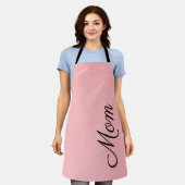 Tablier Maman Blush Pink Black Script personnalisé (Porté)