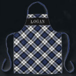 Tablier Marine Blue Black Watch Plaid Fête personnalisée<br><div class="desc">Le tablier de vacances Festive saisonnier dispose d'une montre classique bleu marine, noir et blanc écossais motif écossais en plaid avec texte serif blanc monogramme qui peut être personnalisé avec un nom. Que vous soyez en cuisine de dîner de Noël, en train de cuisiner des biscuits de vacances ou de...</div>