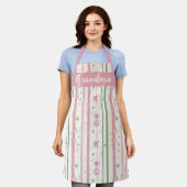 Tablier Mémé Coquette Rose Personnalisée (Porté)