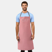 Tablier Monogramme à Cuisine rose simple et élégant (Porté)