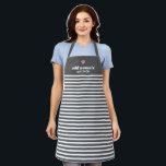 Tablier Monogramme cardiaque haut de gamme avec bandes mod<br><div class="desc">Ce design comprend un motif rayé blanc tendance et un coeur rose mignon - Si votre art doit encore être ajusté,  cliquez sur la Personnaliser Ce bouton. Cela vous mènera à une zone de design où vous pouvez déplacer les choses et même changer de polices ou de couleur.</div>