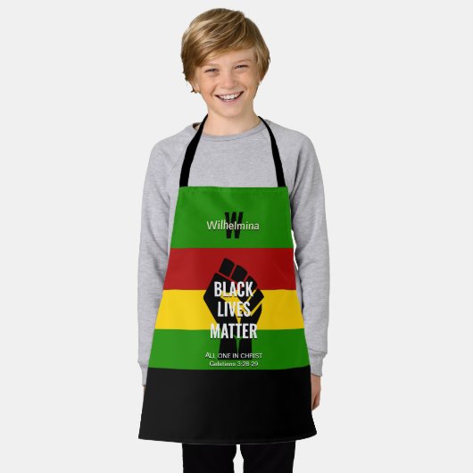 Tablier Monogramme chrétien | LA VIE NOIRE IMPORTE (Porté)