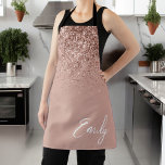 Tablier Monogramme de Parties scintillant rose pâle Rose<br><div class="desc">Girly Rose Gold - Blush Pink Sparkle Parties scintillant brossé en métal Monogramme Nom Apron. Cela rend le cadeau parfait pour 16 ans,  mariage,  douche nuptiale,  anniversaire,  baby shower ou bachelorette pour quelqu'un qui aime le luxe glam et les styles chic.</div>