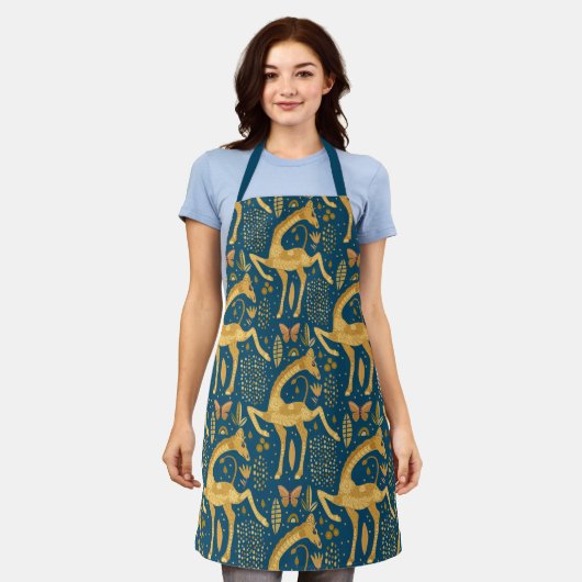 Tablier Motif Boho Giraffe Bleu et Or (Porté)
