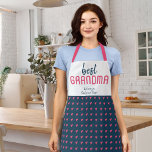 Tablier Motif de coeur rose bleu Meilleure fête des mères<br><div class="desc">Cute Blue Rose Heart Motif Best Grand-mère's Day Apron. Coeurs roses dessinés à la main avec points blancs sur un arrière - plan bleu foncé et typographie moderne. Ajoutez vos noms. Tu peux changer la grand-mère en nana, gram, grand-mère, ... Un tablier à saké pour grand-mère pour un anniversaire, la...</div>