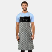 Tablier Motif géométrique noir et blanc (Porté)