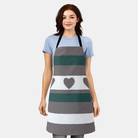 Tablier Motif Tartan Traditionnel Avec Coeurs (Porté)