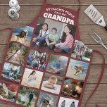 Tablier N'Importe Quel Texte Famille Photo Collage Grand-p<br><div class="desc">Célébrez les joies simples de la famille et des petits-enfants avec un élégant collage photo personnalisé bordeaux et tablier blanc. Les images et tout le texte sont simples à customiser. Citation qui dit "Mon peuple favori appelle-moi grand-père" peut être personnalisée pour Papa, Pop-pop, Paw-paw, Grand-père, Grand-père, Big Daddy, etc. (IMAGE...</div>