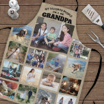 Tablier N'Importe Quel Texte Famille Photo Collage Grand-p<br><div class="desc">Célébrez les joies simples de la famille et des petits-enfants avec un élégant collage photo personnalisé kaki et tablier noir. Les images et tout le texte sont simples à customiser. Citation qui dit "Mon peuple favori appelle-moi grand-père" peut être personnalisée pour Papa, Pop-pop, Paw-paw, Grand-père, Grand-père, Big Daddy, etc. (IMAGE...</div>