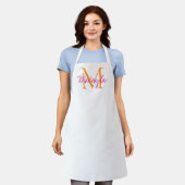 Tablier Nom Monogramme Script Rose (Porté)