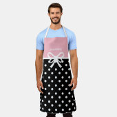 Tablier Nom personnalisé Pink Black Polka Point Ribbon Bow (Porté)