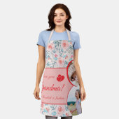 Tablier Nous aimons la grand-mère rose florale de la Saint (Porté)