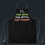 Tablier Pa Man Myth Légende Drôle Citation Mens<br><div class="desc">Ajoutez un peu d'humour à la journée de votre grand-père avec ce Pa Man Myth Legend Drôle Citation Mens Apron. Il est conçu sur un tablier d'impression tout-en-un noir personnalisable. La phrase est "pa the man the myth the legend" dans la typographie colorée. Faites une excellente idée cadeau pour grand-père...</div>