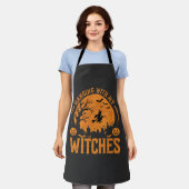 Tablier Passer l'Halloween avec mes sorcières (3) (Porté)