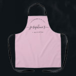 Tablier Personnalisé fait maison avec amour Cuisine rose<br><div class="desc">Mettons-nous à cuire. Customisez le nom du script sur ce tablier rose personnalisé. Vu ici en rouge avec typographie blanche dans un traitement élégant. Encouragez le pâtissier dans votre vie, un propriétaire de boulangerie de petite entreprise avec un cadeau spécial. Parfait pour faire cuire ces délicieux bonbons, gâteries, gâteaux, biscuits...</div>