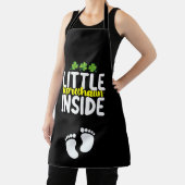 Tablier Petit Leprechaun à l'intérieur de la grossesse mèr (Insitu)