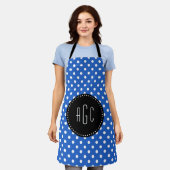 Tablier Pois bleus et blancs avec monogramme noir (Porté)
