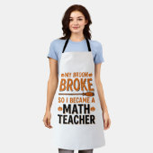 Tablier Prof de maths drôle Halloween Balai cassé Design_1 (Porté)