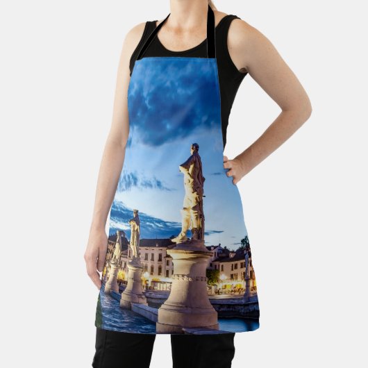 Tablier Rangée de statues illuminées à Padova (Insitu)