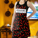 Tablier Red Chili Peppers, chef sur mesure de cuisine d'Ab<br><div class="desc">Un tablier amusant avec des piments rouges et deux lignes de texte personnalisé. Ajoutez le nom d'une personne, le nom de votre Abuela, le nom du restaurant, le nom du café ou du camion alimentaire ou supprimez le texte et le rectangle et utilisez simplement le motif. Parfait pour les chefs...</div>