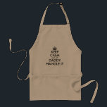 Tablier Restez calme et laissez papa gérer la Fête des pèr<br><div class="desc">Restez calme et laissez papa s'en occuper drôle de Fête des pères Adult Kitchen Apron pour les hommes. Créez votre propre devis personnalisé "Restez calme et continuez". Modèle de typographie moderne avec couronne. idées cadeaux d'appréciation cool pour le meilleur papa, père, papa, papa, papa, grand-père, etc. Changez dans n'importe quelle...</div>