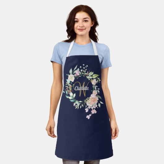 Tablier Rose Floral Monogramme Gold Script Marine Bleu (Porté)