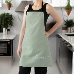 Tablier Sage Green Minimaliste Moderne Monogramme Élégant<br><div class="desc">Découvrez notre collection moderne minimaliste de monogramme Sage Green : Élégez votre esthétique avec une sophistication sereine et une élégance intemporelle. Notre collection présente des designs minimalistes dans une teinte verte sage et tranquille, complétés par des monogrammes raffinés adaptés à votre style personnel. De la papeterie polie aux accessoires polyvalents,...</div>