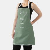 Tablier Sage Green Monogrammes Simple Élégant Mariage tend (Insitu)