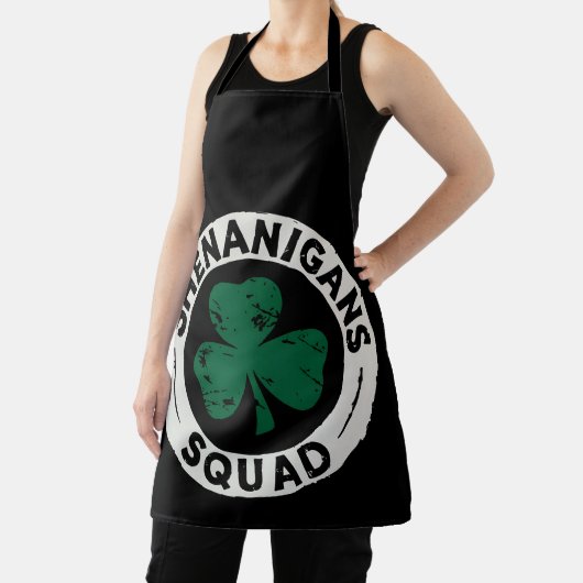 Tablier Shenanigans Squad St Patrick's Day Shamrock (Insitu)